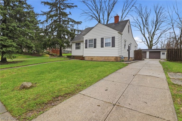 6703 Theota Avenue, Parma, OH - Photo 2