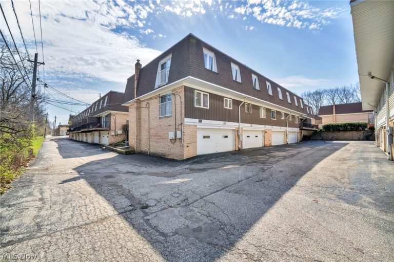 6478 State Road #G6, Parma, OH - Photo 5
