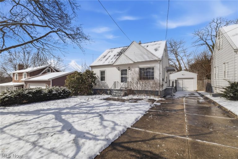 282 Schrop Avenue, Akron, OH - Photo 2