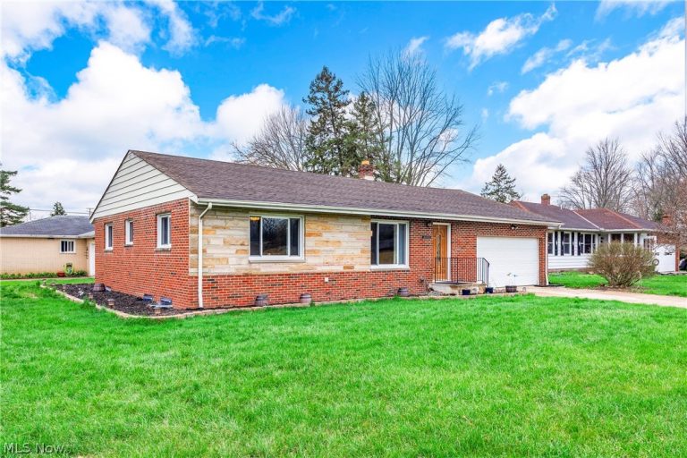 25787 Ranchview Avenue, North Olmsted, OH - Photo 2