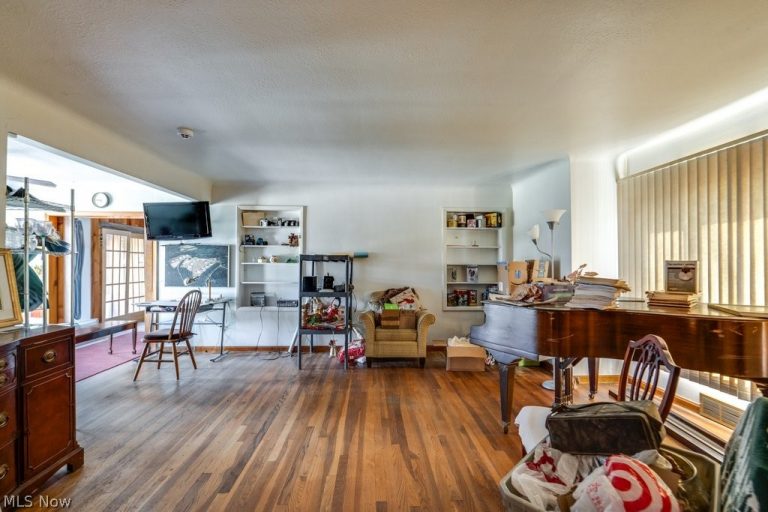 4559 Van Epps Road, Brooklyn Heights, OH - Photo 4