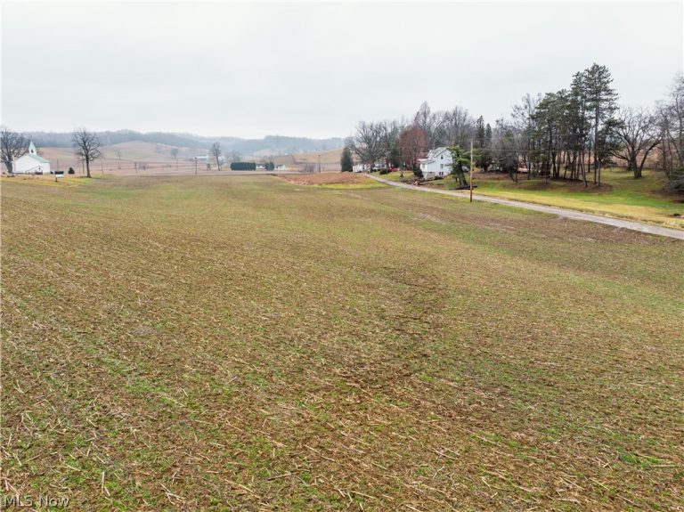 3967 Crooked Run Road, New Philadelphia, OH - Photo 2