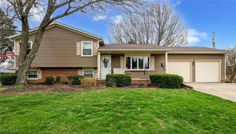 300 Castleton Road, North Canton, OH, 44720