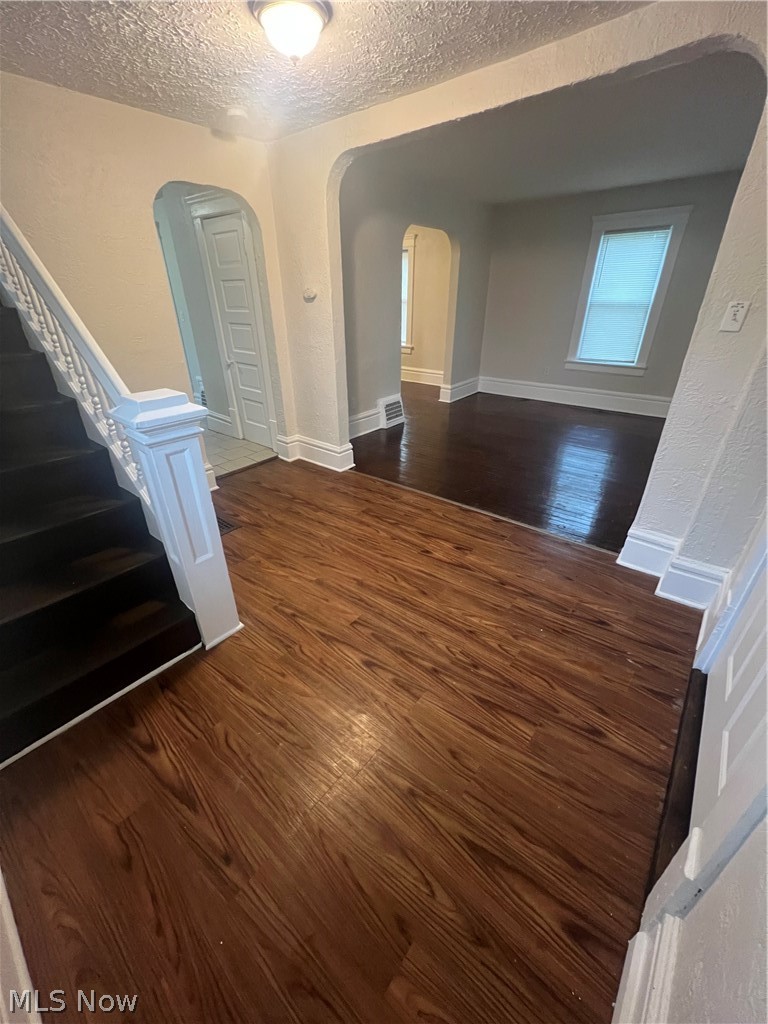 716 Grace Avenue, Akron, OH - Photo 2