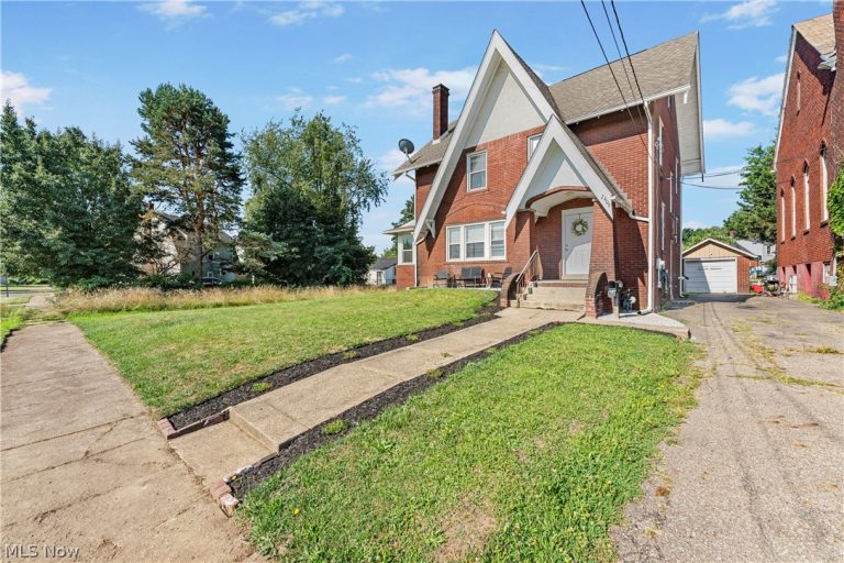 2409 Gilbert Avenue, Canton, OH - Photo 3