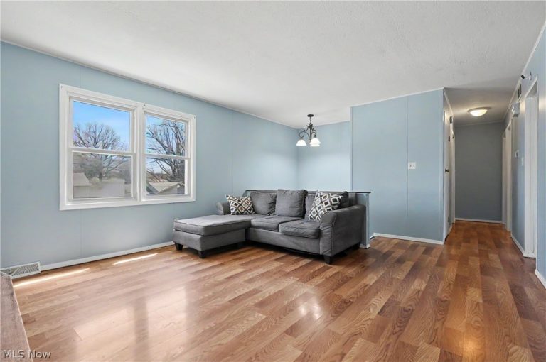 3781 Pelham Lane, Kent, OH - Photo 6