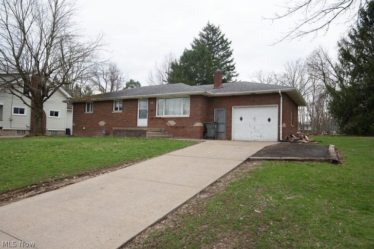80 Hazelwood Avenue, Youngstown, OH - Photo 2