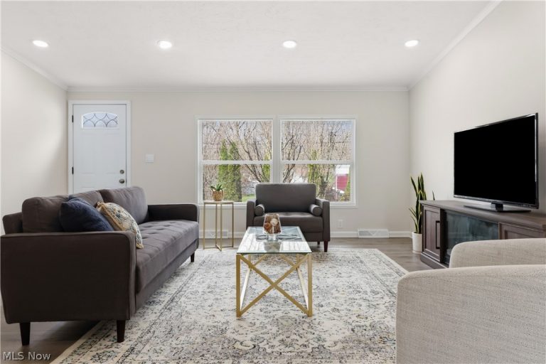 2806 Pomatan Avenue, Akron, OH - Photo 6