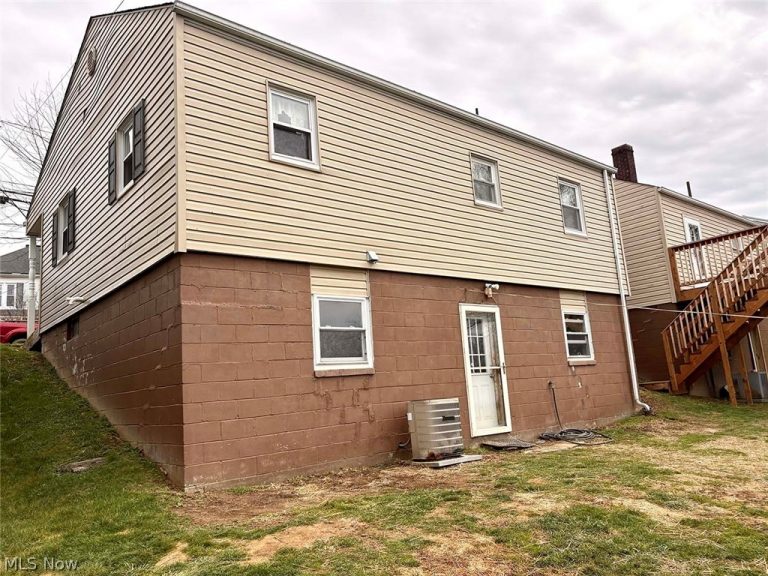 331 Saint Clair Avenue, Cadiz, OH - Photo 4