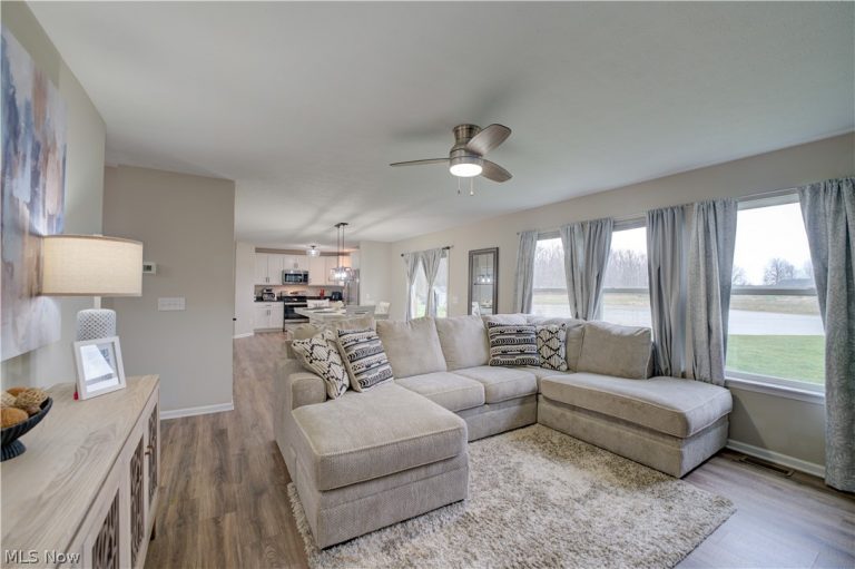 3523 Magnolia Drive, Lorain, OH - Photo 6