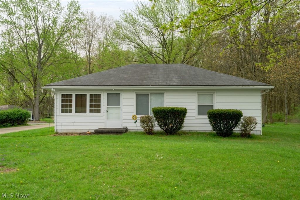 1603 Grandview Road, Lake Milton, OH