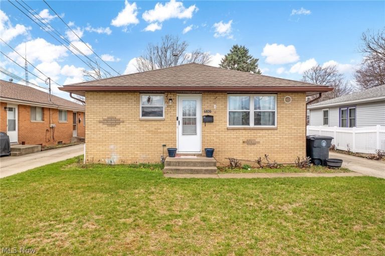 590 & 592 Herbert Road, Akron, OH, 44312