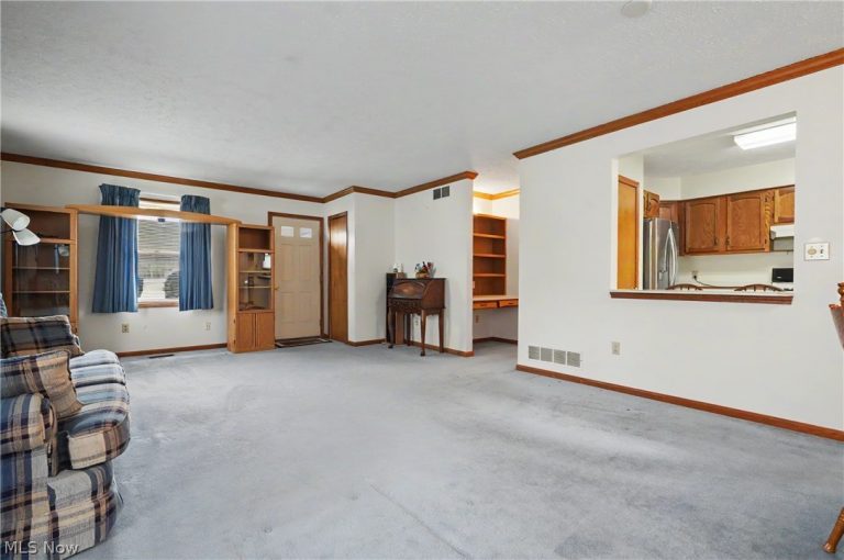 145 Michael Lane, Cuyahoga Falls, OH - Photo 4