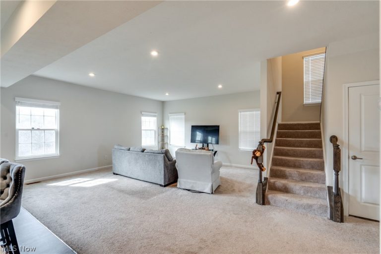 2326 Orchard Circle, Ravenna, OH - Photo 8