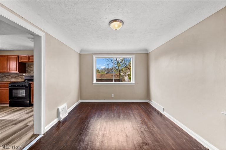 17904 Neff Road, Cleveland, OH - Photo 6