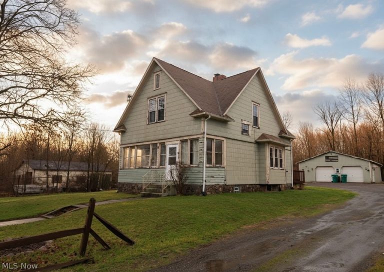 1195 Johnson Road, Sebring, OH - Photo 2
