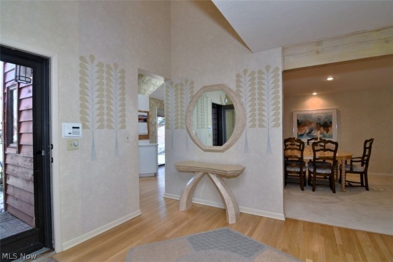 25844 Fairmount Boulevard, Beachwood, OH - Photo 4