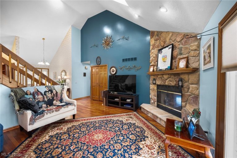 36080 Maple Drive, North Ridgeville, OH - Photo 3