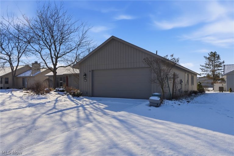 32933 Woodspring Circle, North Ridgeville, OH - Photo 3