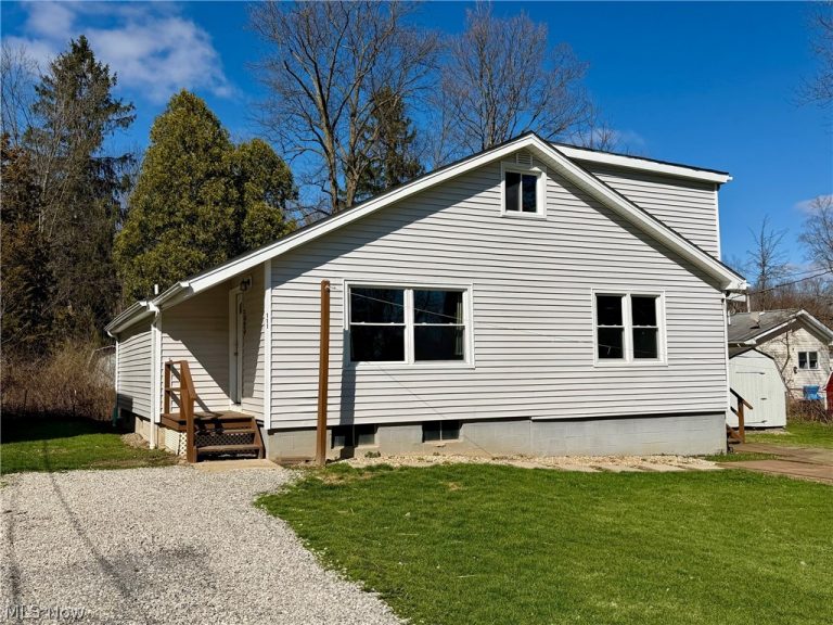 111 Goredon Drive, Chardon, OH, 44024