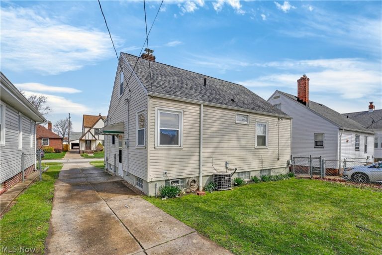 2819 Tuxedo Avenue, Parma, OH - Photo 8
