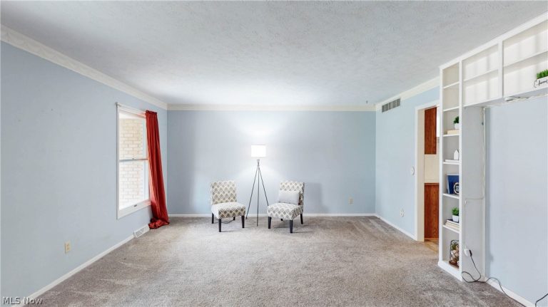 537 Park Ridge Drive, Munroe Falls, OH - Photo 6