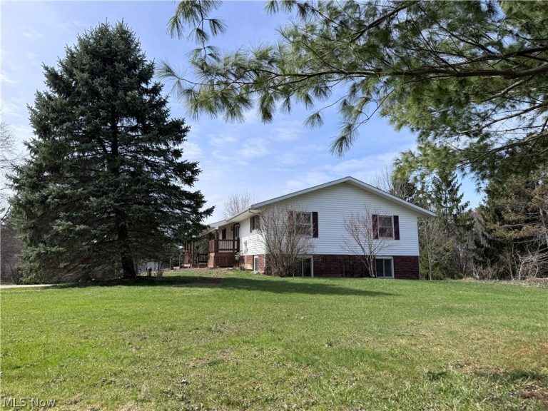 12942 Ravenna Road, Chardon, OH - Photo 2