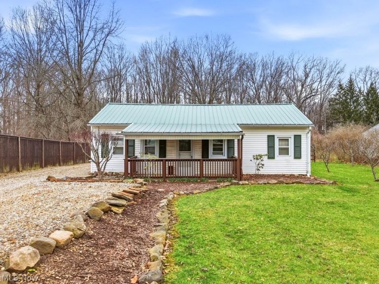 121 Meadowridge Road, Mogadore, OH, 44260