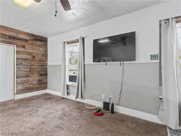 2012 Harmont Avenue, Canton, OH - Photo 3