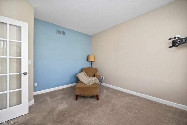 9663 Grand Oaks Trail, Olmsted Twp, OH - Photo 6