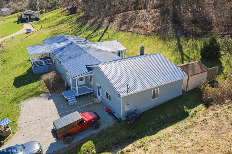 1201 Congress Road, Belpre, OH - Photo 6