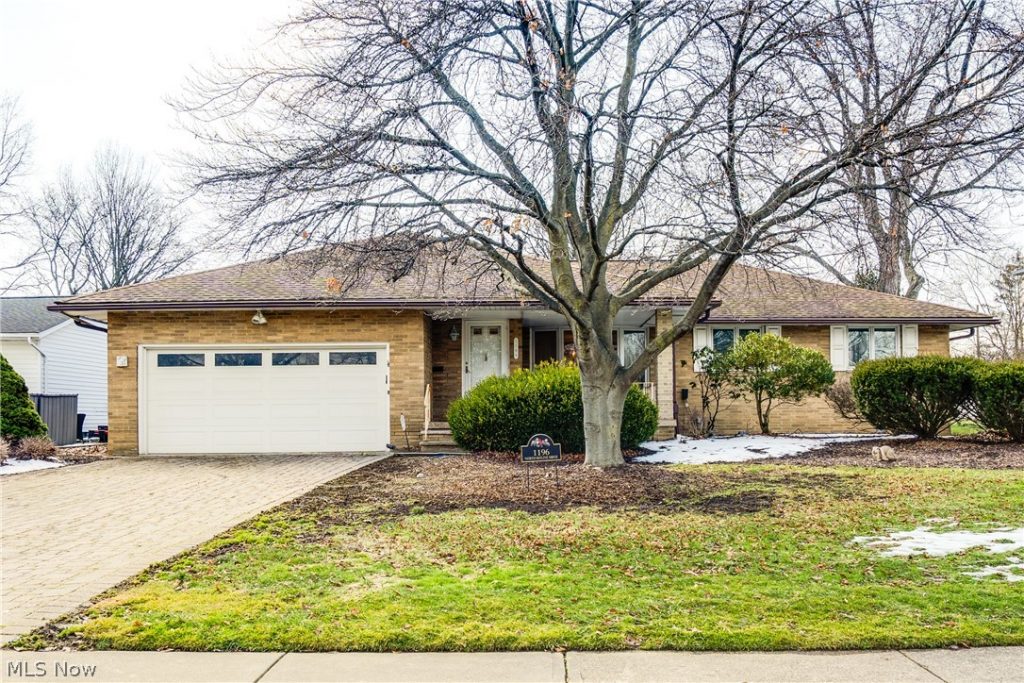 1196 Skyline Drive, Seven Hills, OH