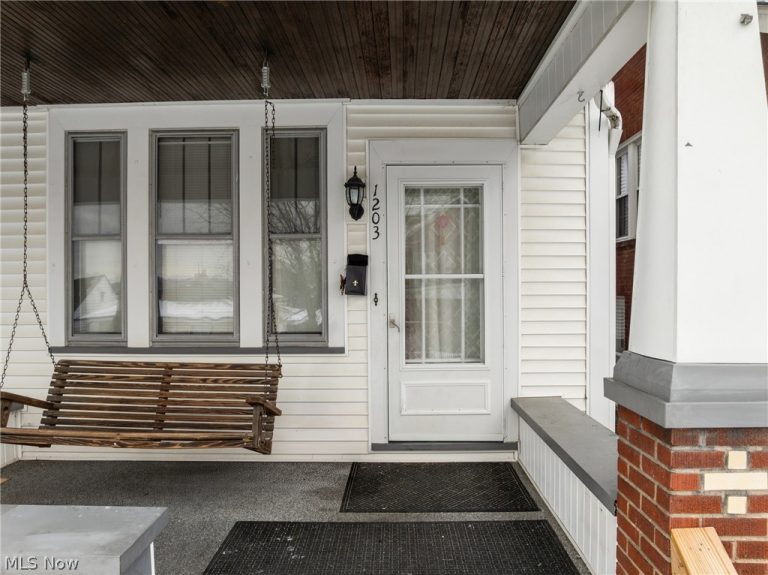 1203 Indiana Street, Martins Ferry, OH - Photo 5