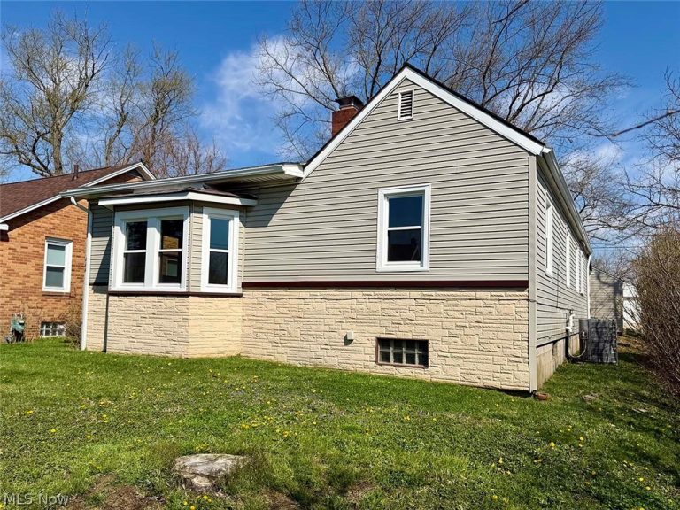 624 College Street, Alliance, OH - Photo 2