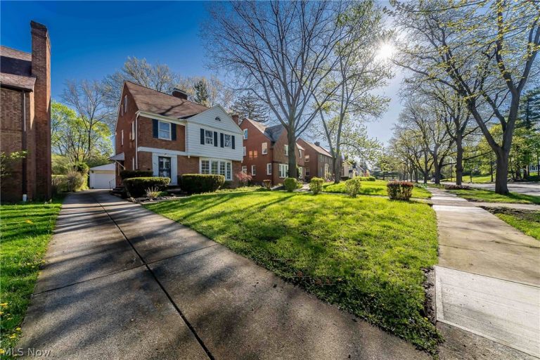 16717 Lomond Boulevard, Shaker Heights, OH - Photo 3