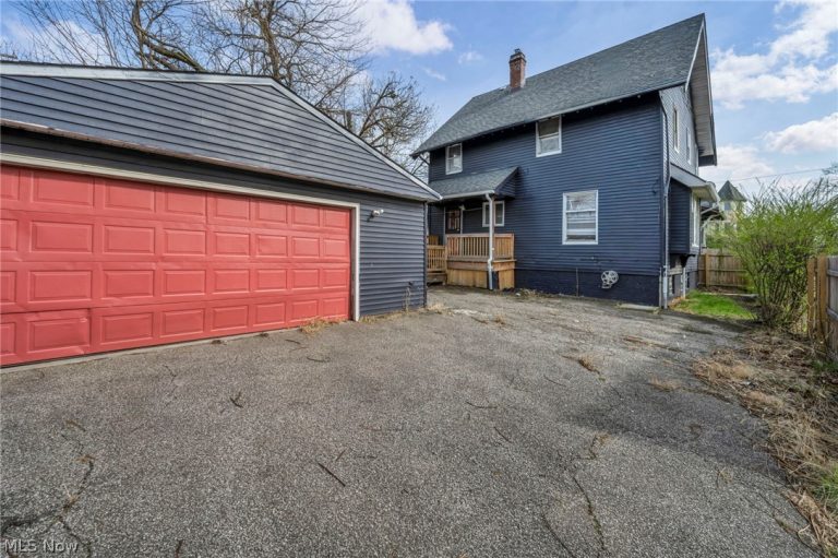 10803 Grantwood Avenue, Cleveland, OH - Photo 6