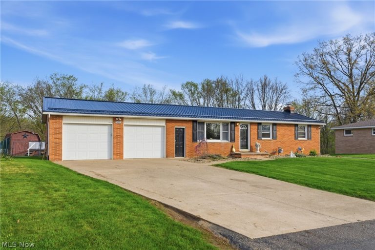 13073 Cloverleaf Street, Massillon, OH - Photo 4