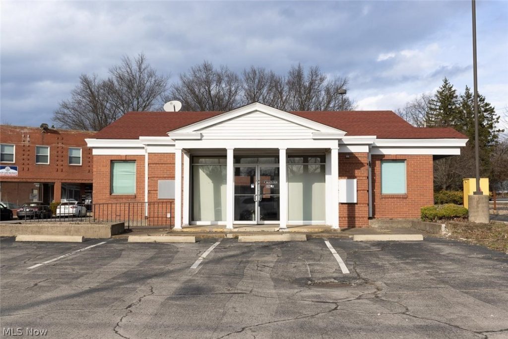 2911 Youngstown Road, Warren, OH