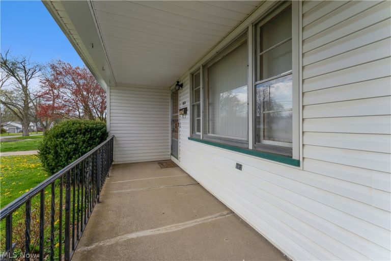 1614 Country Club Avenue, Youngstown, OH - Photo 4