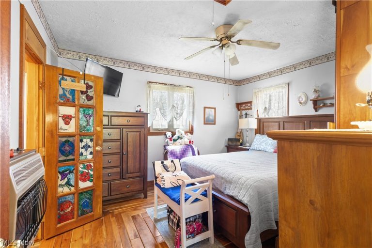 18990 New Gottengen Road, Salesville, OH - Photo 8