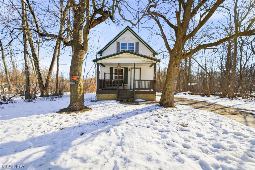 3323 Dallas Avenue, Lorain, OH