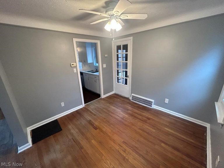 4843 Westbourne Road, Lyndhurst, OH - Photo 3