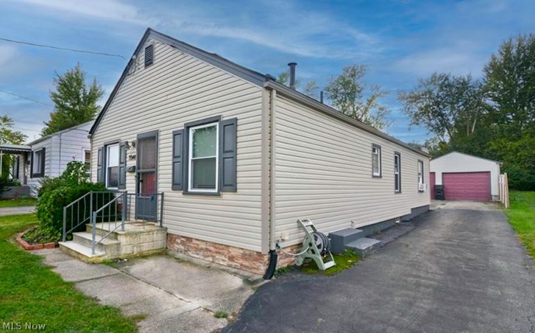 7046 Southern Boulevard, Youngstown, OH - Photo 2