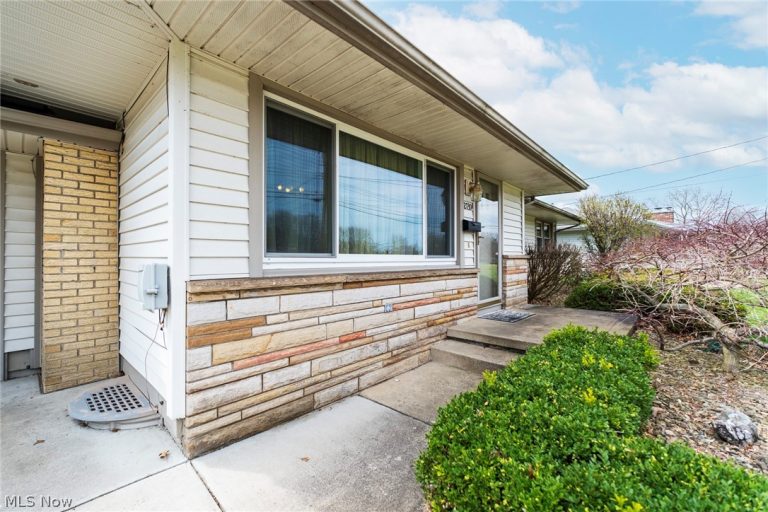 2739 Algonquin Drive, Poland, OH - Photo 4