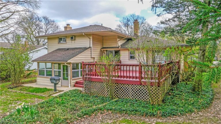 1040 Rose Boulevard, Highland Heights, OH - Photo 3