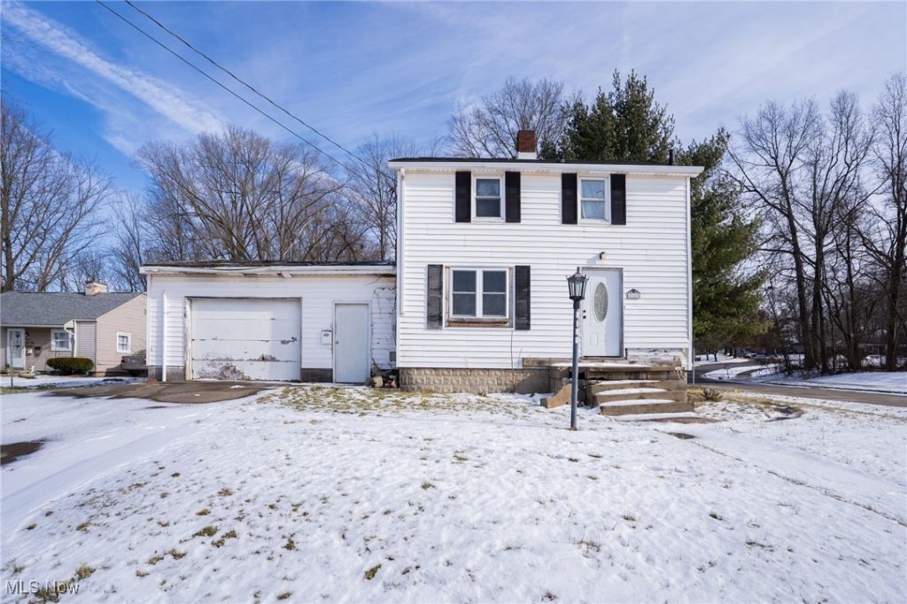 2143 Central Parkway Avenue, Warren, OH