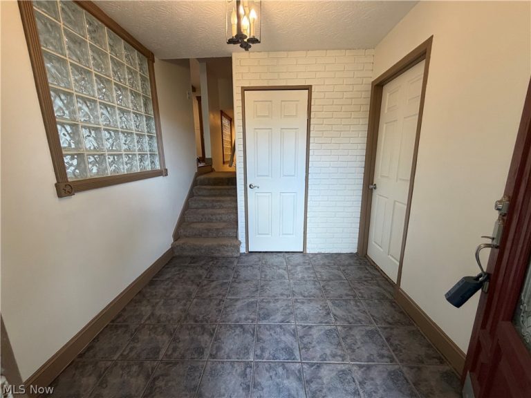 4602 7th Avenue, Vienna, WV - Photo 3