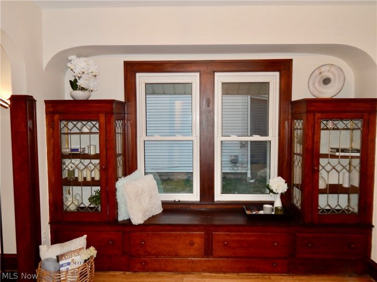 1718 Cook Avenue, Cleveland, OH - Photo 4