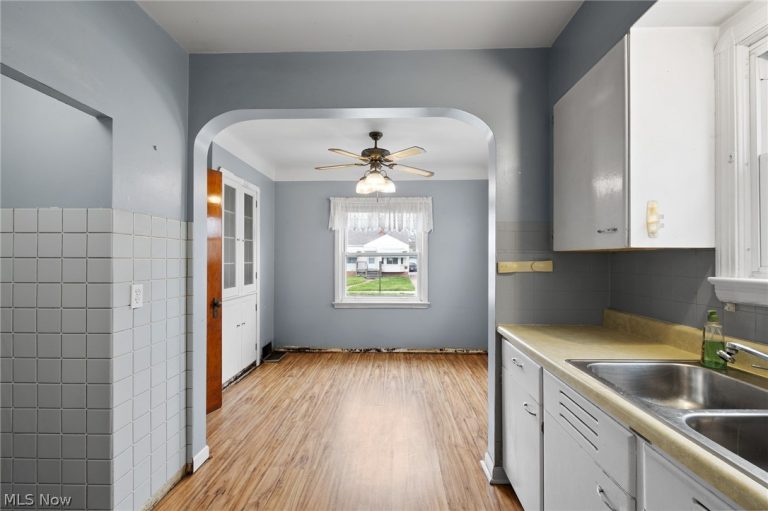 3321 Archmere Avenue, Cleveland, OH - Photo 8