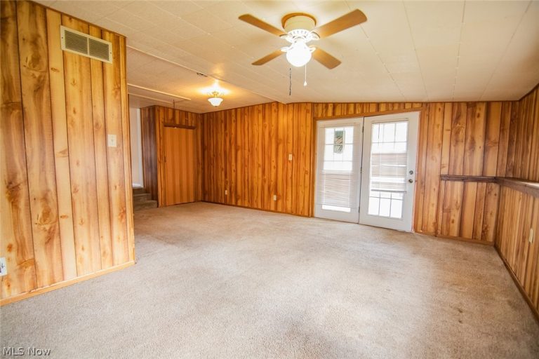 3619 Liberty Street, Parkersburg, WV - Photo 2